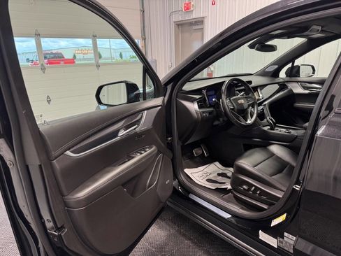 Used 2023 Cadillac XT6 Sport image 4