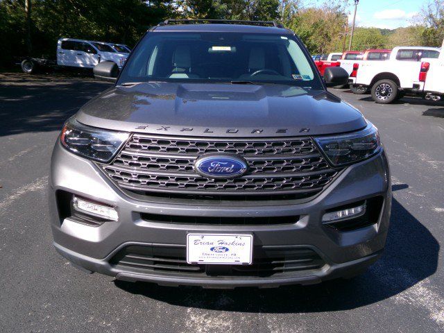 Used 2021 Ford Explorer XLT w/ Equipment Group 202A AWD/4WD image 3