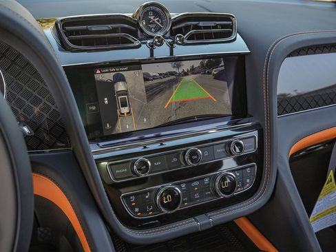 New 2025 Bentley Bentayga image 28