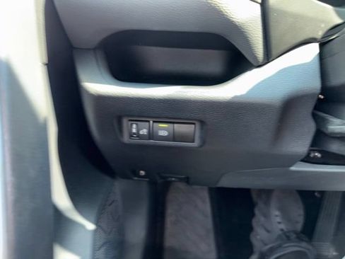 Used 2023 Toyota RAV4 XLE AWD/4WD image 15