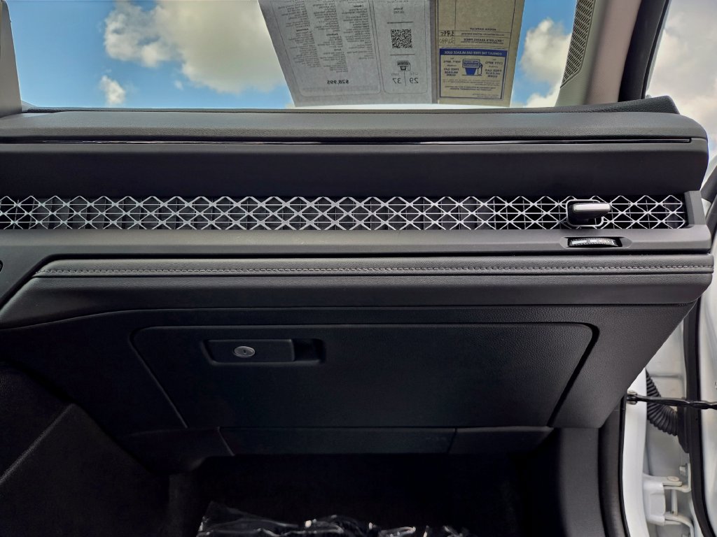 Used 2023 Honda Accord EX image 46