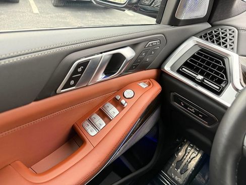 Certified 2025 BMW X7 M60i image 29