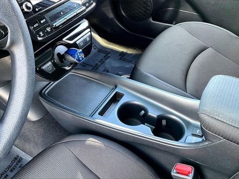 Used 2022 Toyota Prius L Eco image 16