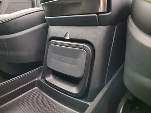 Used 2024 Rivian R1S Adventure AWD/4WD image 33