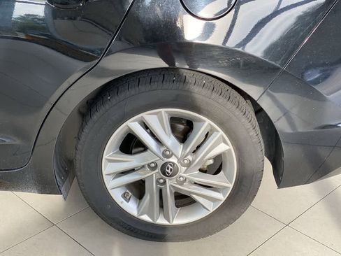 Used 2020 Hyundai Elantra SEL FWD image 12