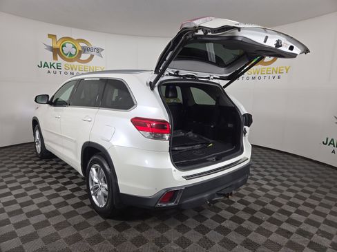 Used 2017 Toyota Highlander Limited Platinum image 34