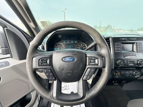 Used 2015 Ford F150 XLT RWD image 12