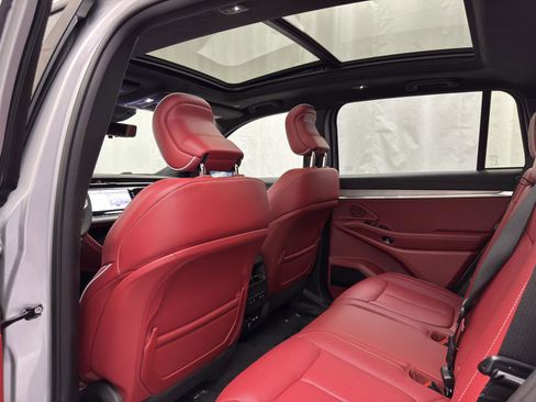 Used 2024 Jeep Wagoneer Launch Edition image 30