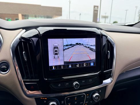 Used 2023 Chevrolet Traverse Premier AWD/4WD image 20