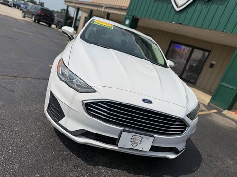 Used 2019 Ford Fusion SE FWD image 9