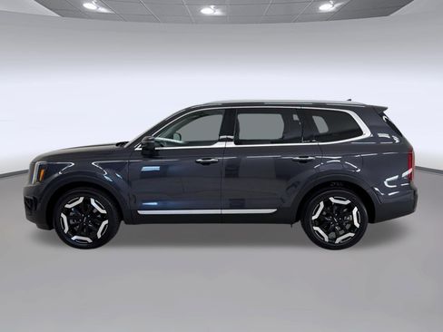 Used 2025 Kia Telluride S FWD image 2