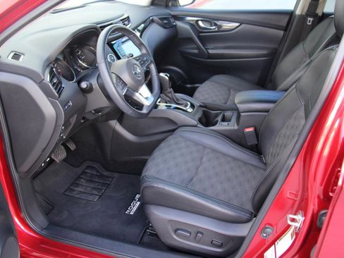 Used 2022 Nissan Rogue Sport SV w/ Technology Package image 23