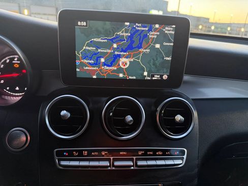 Used 2019 Mercedes-Benz GLC 300 4MATIC image 53