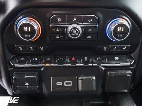 Used 2019 Chevrolet Silverado 1500 High Country image 30