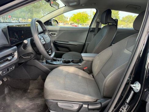 Used 2025 Kia K4 FWD image 24