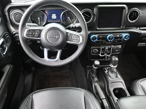 Used 2023 Jeep Wrangler Unlimited Sahara image 13