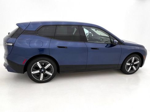 Used 2024 BMW iX xDrive50 w/ Premium Package AWD/4WD image 6