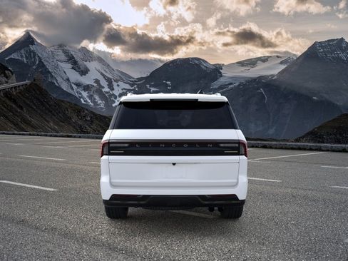 New 2026 Lincoln Navigator Black Label AWD/4WD image 5