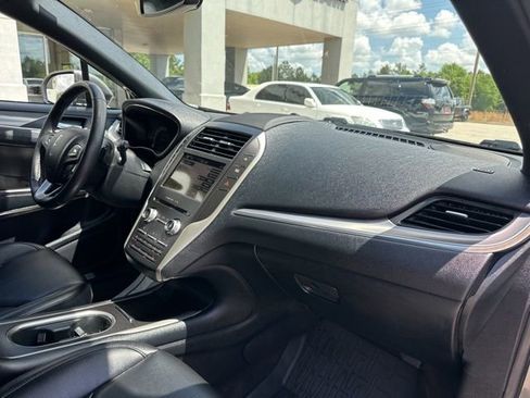 Used 2019 Lincoln MKC Premiere FWD image 46