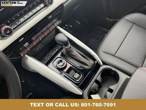 Used 2024 GMC Canyon AT4X image 25