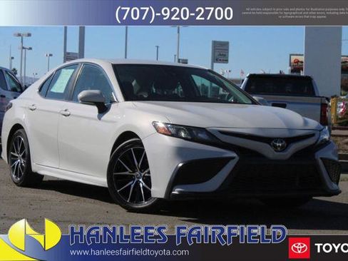 Certified 2023 Toyota Camry SE image 1