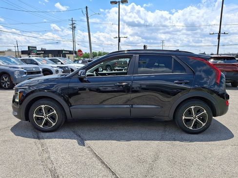 Used 2023 Kia Niro EX FWD image 4