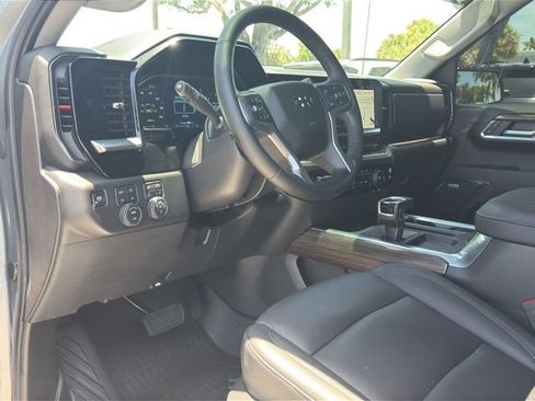 Used 2026 Chevrolet Silverado 1500 LT Trail Boss w/ LT Trail Boss Premium Package AWD/4WD image 13