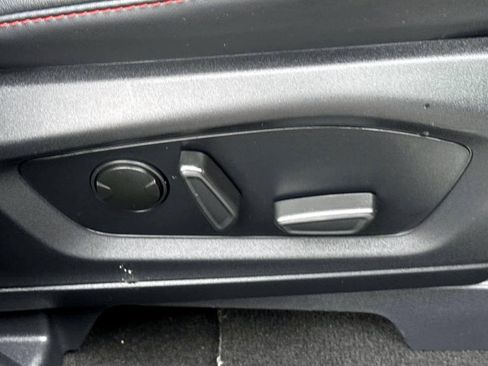 Used 2025 Ford Explorer ST-Line w/ ST-Line Street Pack image 11