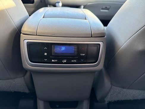 Used 2015 Toyota Highlander XLE image 17