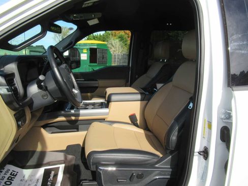 Used 2023 Ford F350 Lariat image 22