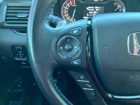 Used 2016 Honda Pilot Touring image 19