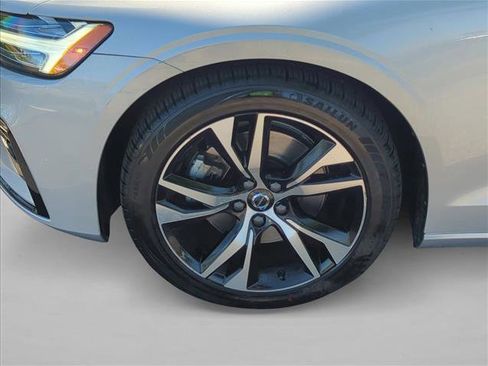 Used 2024 Volvo S60 B5 Core FWD image 27