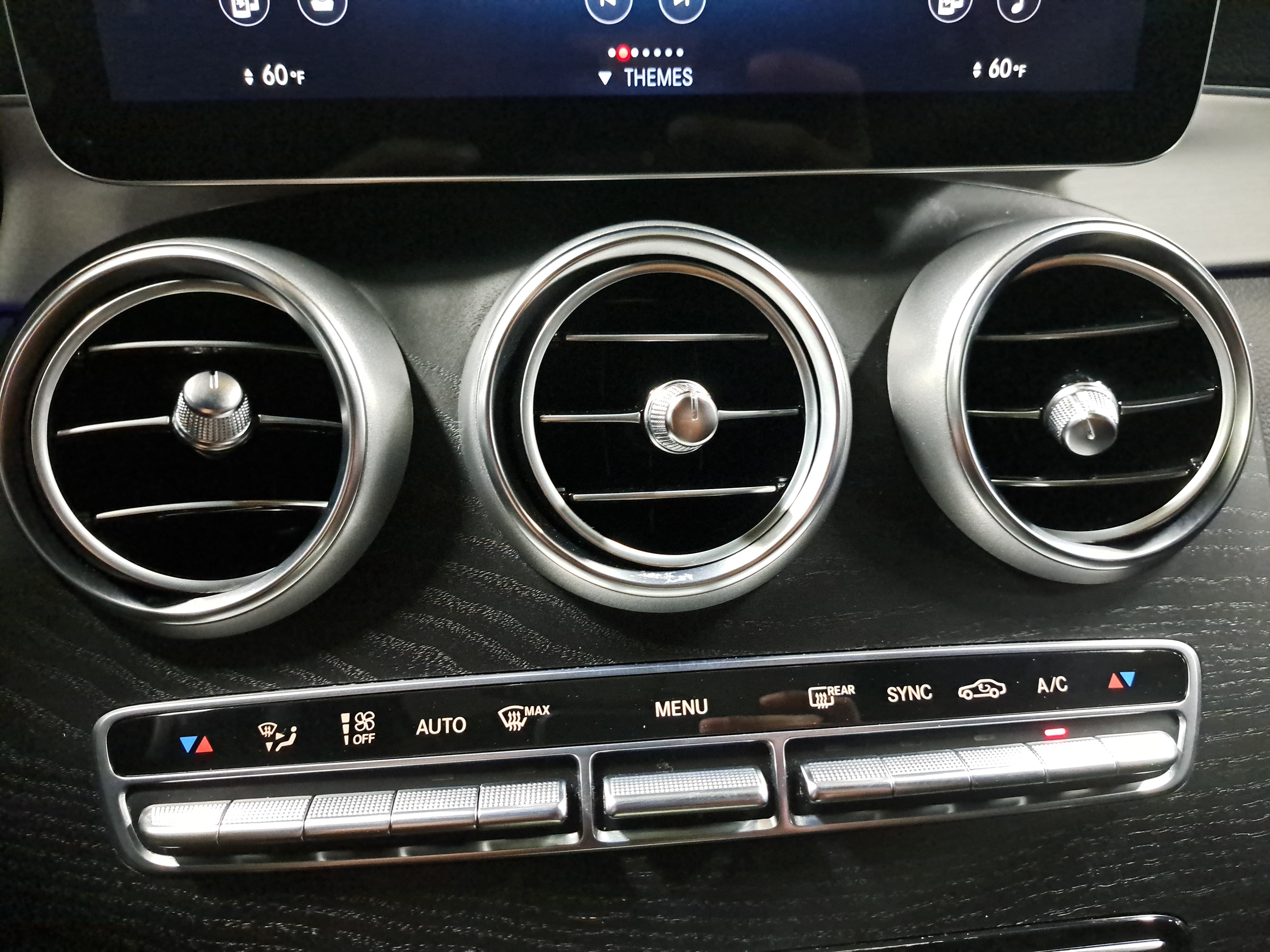 Used 2023 Mercedes-Benz GLC 300 4MATIC Coupe image 23