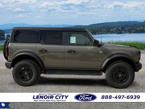 New 2026 Ford Bronco Outer Banks w/ Sasquatch Package image 2