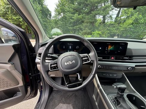 Used 2026 Kia Carnival FWD image 36