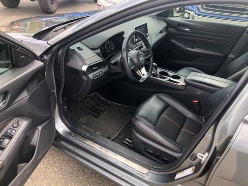 Used 2019 Nissan Altima 2.5 SR w/ SR Premium Package FWD image 9
