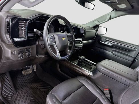 Used 2024 Chevrolet Silverado 1500 LTZ AWD/4WD image 3
