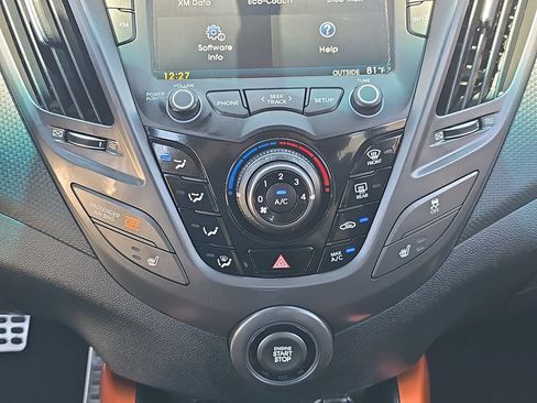 Used 2016 Hyundai Veloster Turbo FWD image 25