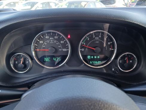 Used 2018 Jeep Wrangler Unlimited Sahara w/ Connectivity Group image 24