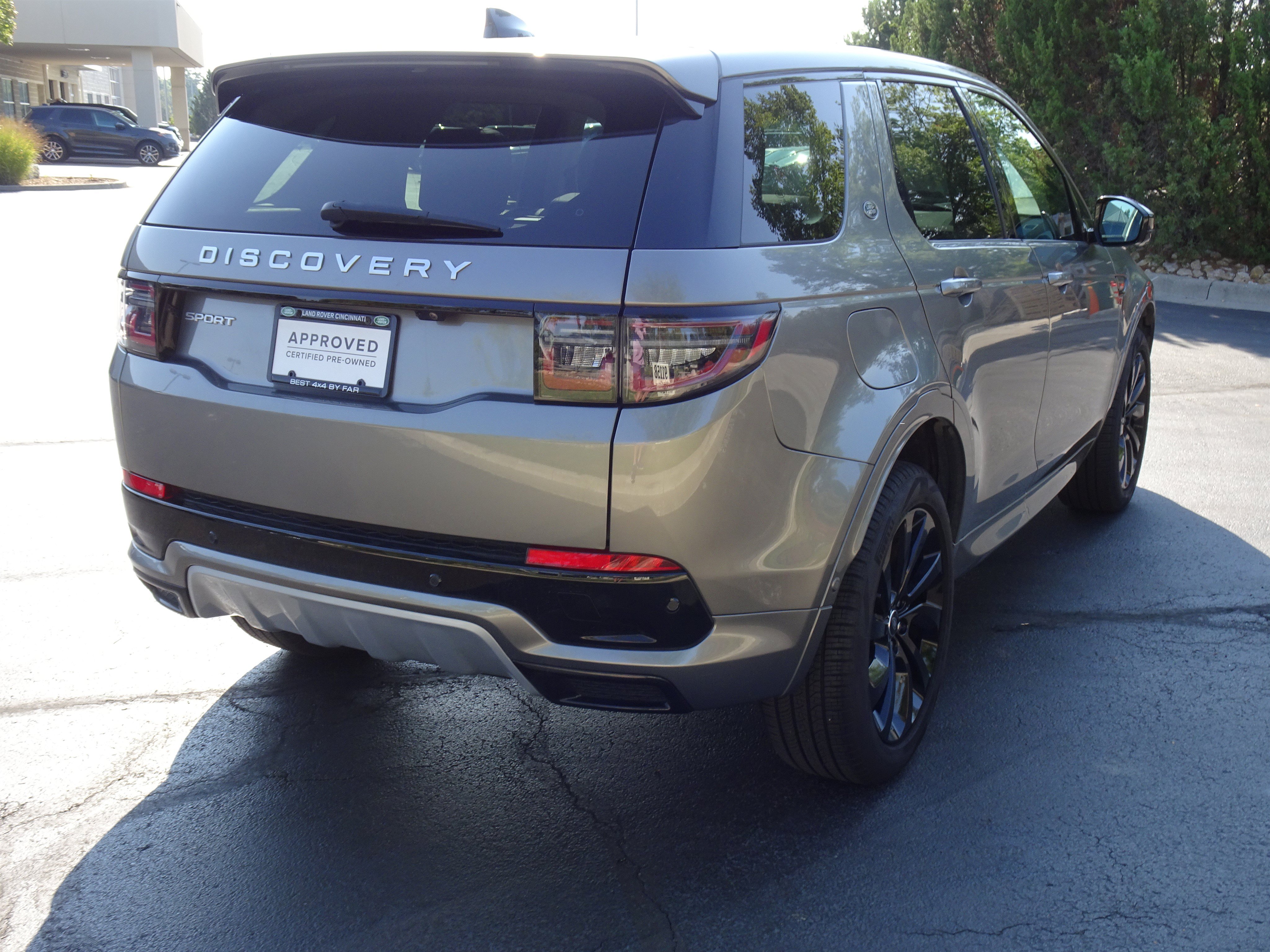 Certified 2025 Land Rover Discovery Sport S AWD/4WD image 6