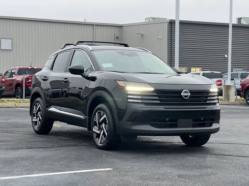 New 2026 Nissan Kicks SV w/ Cold Weather Package FWD image 2