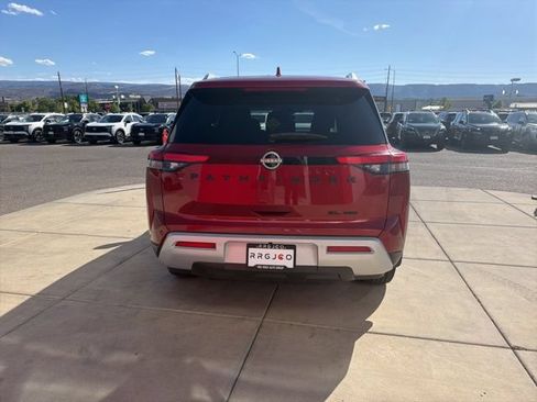 Used 2023 Nissan Pathfinder SL w/ SL Black Package AWD/4WD image 4