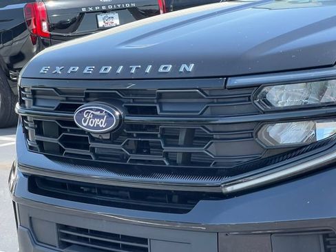 Certified 2025 Ford Expedition Active AWD/4WD image 50