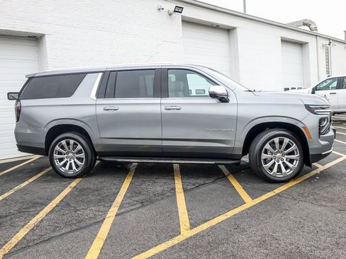 New 2026 Chevrolet Suburban Premier image 5