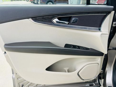 Used 2018 Lincoln MKX Select w/ Select Plus Package image 14