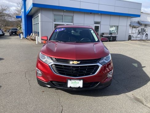 Used 2019 Chevrolet Equinox LT image 2