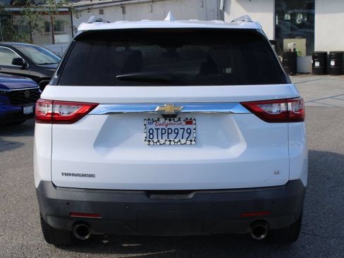 Used 2018 Chevrolet Traverse LT FWD image 5