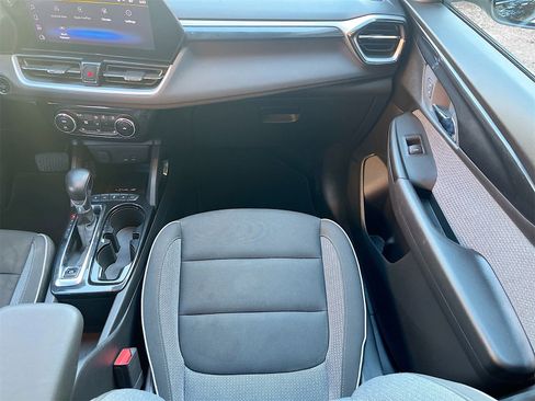 Used 2024 Chevrolet TrailBlazer LT w/ Convenience Package image 23