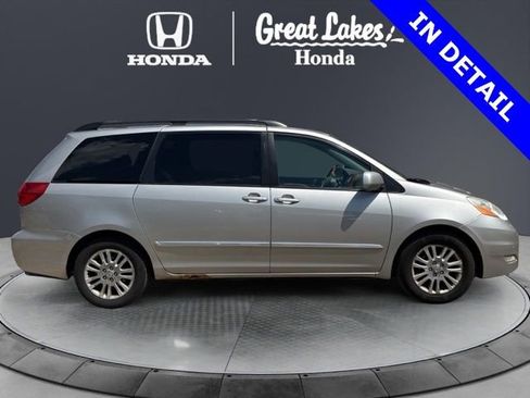 Used 2009 Toyota Sienna XLE FWD image 9