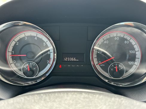 Used 2016 Dodge Grand Caravan American Value Package image 31